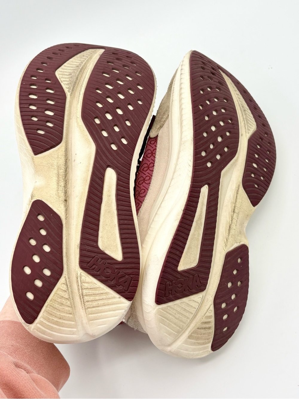 Hoka x Reformation Mach 6 LS Sneaker in Syrah / Savvy Red Printed Classic Size 8 - Picture 9 of 11